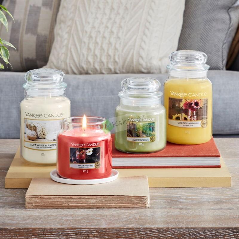 Yankee Candle střední vonná svíčka classic Apple & Sweet Fig