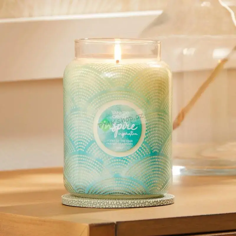 Yankee Candle velká vonná svíčka classic Inspire Scent of the Year 2022