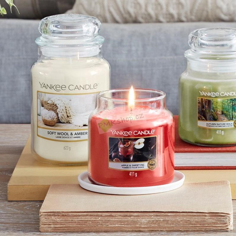 Yankee Candle střední vonná svíčka classic Apple & Sweet Fig