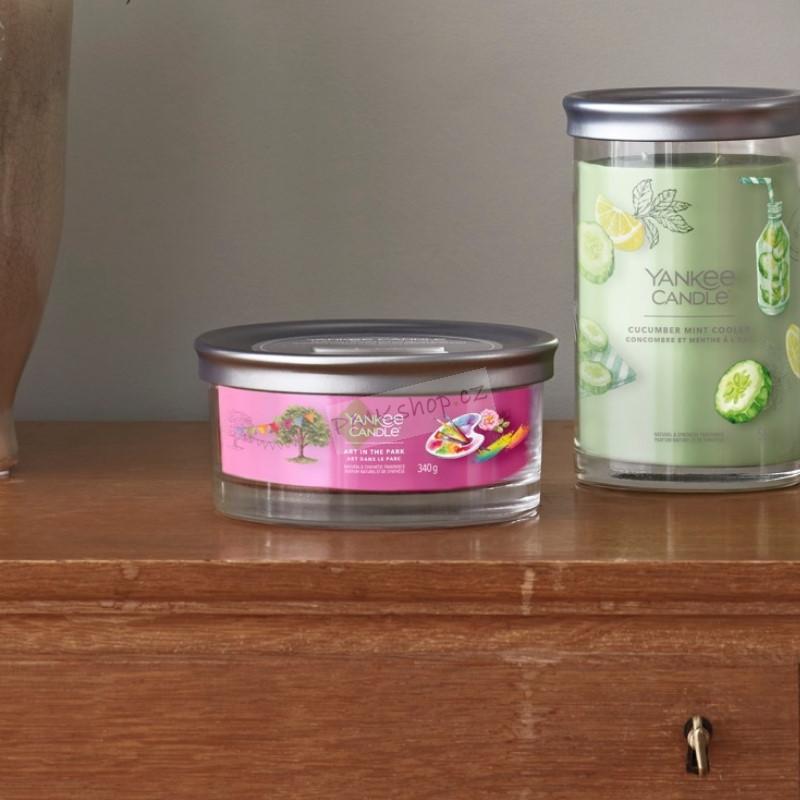 Yankee Candle Signature Tumbler střední vonná svíčka Art in the Park