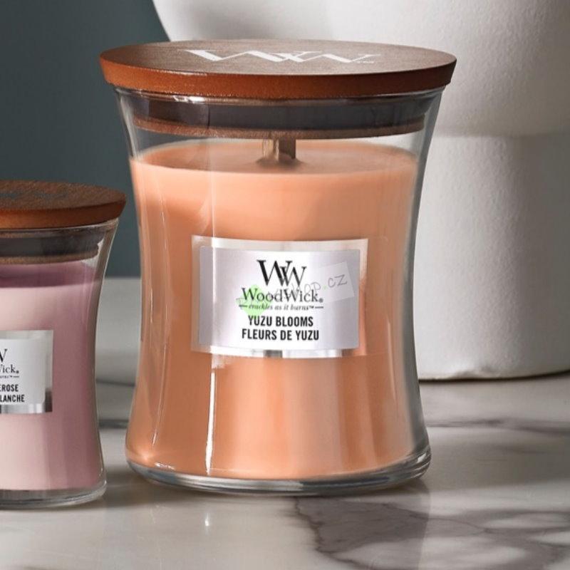 Woodwick střední vonná svíčka Yuzu Blooms