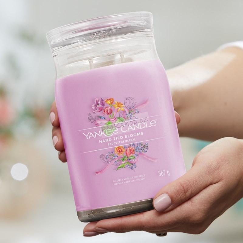 Yankee Candle Signature velká vonná svíčka Hand Tied Blooms