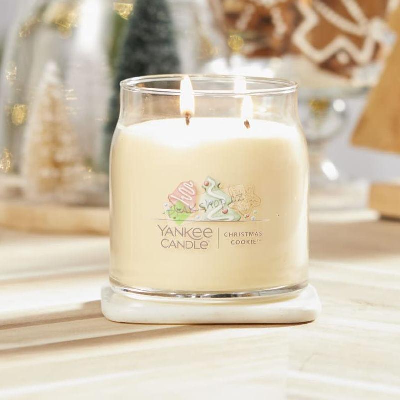 Yankee Candle Signature střední vonná svíčka Christmas Cookie