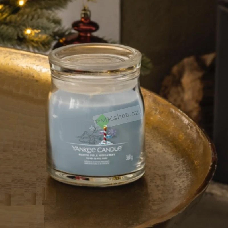 Yankee Candle Signature střední vonná svíčka North Pole Hideaway