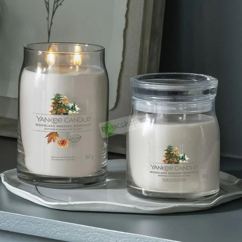 Yankee Candle Signature střední vonná svíčka Woodland Weekend Memories