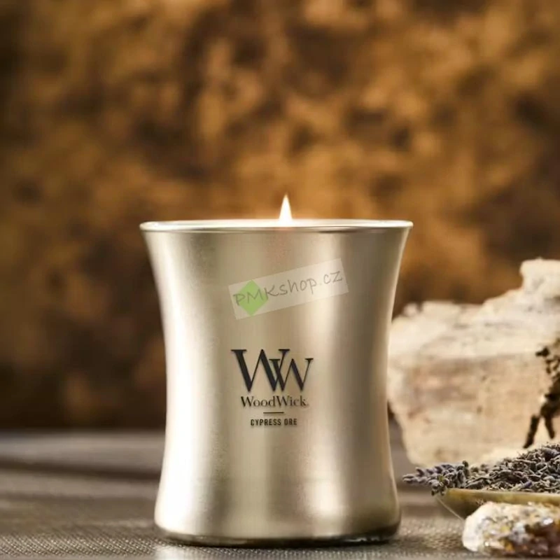 Woodwick střední vonná svíčka Precious Metals Cypress Ore