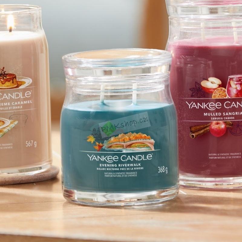 Yankee Candle Signature střední vonná svíčka Evening Riverwalk