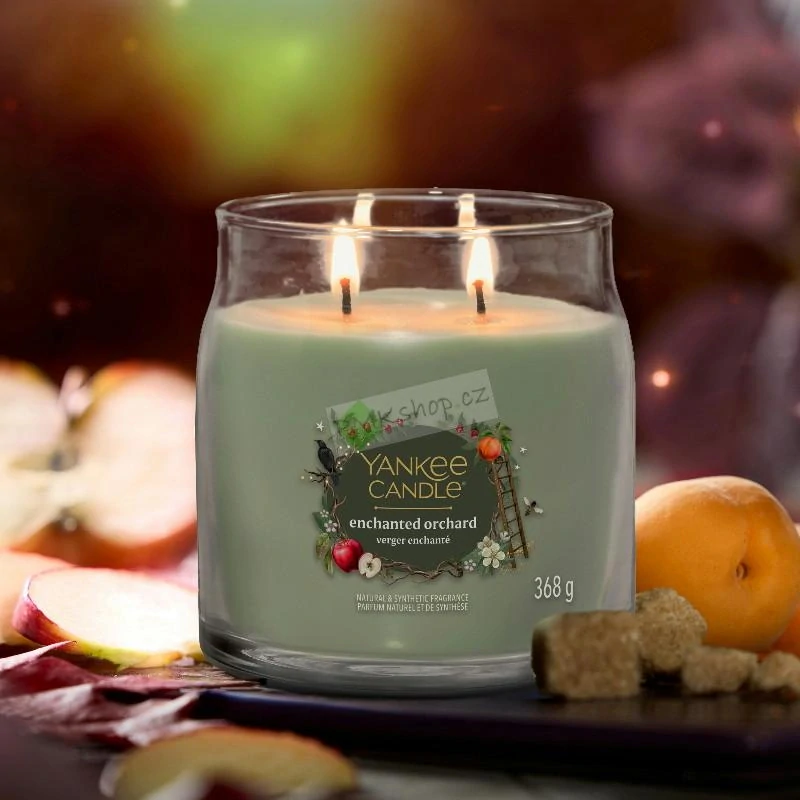 Yankee Candle Signature střední vonná svíčka Enchanted Orchard