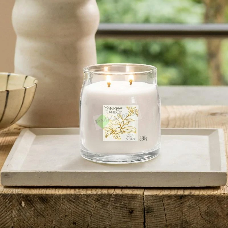 Yankee Candle Signature střední vonná svíčka Slow Bloom