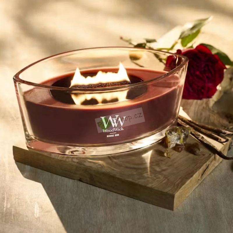 Woodwick lodička vonná svíčka Rouge Oud