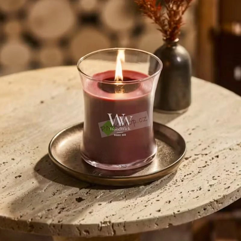 Woodwick střední vonná svíčka Rouge Oud