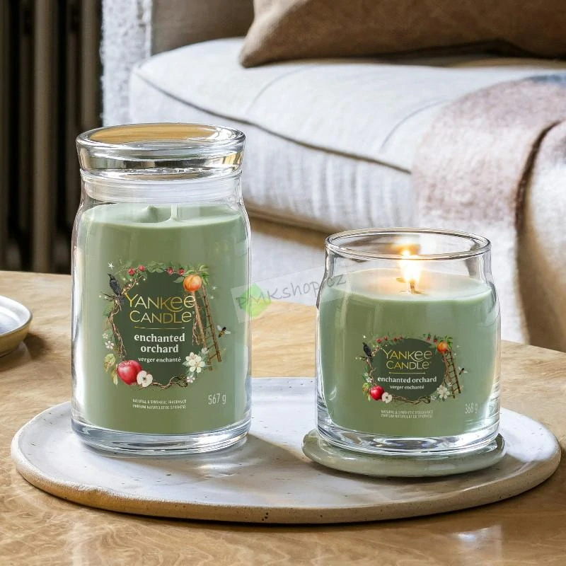 Yankee Candle Signature střední vonná svíčka Enchanted Orchard