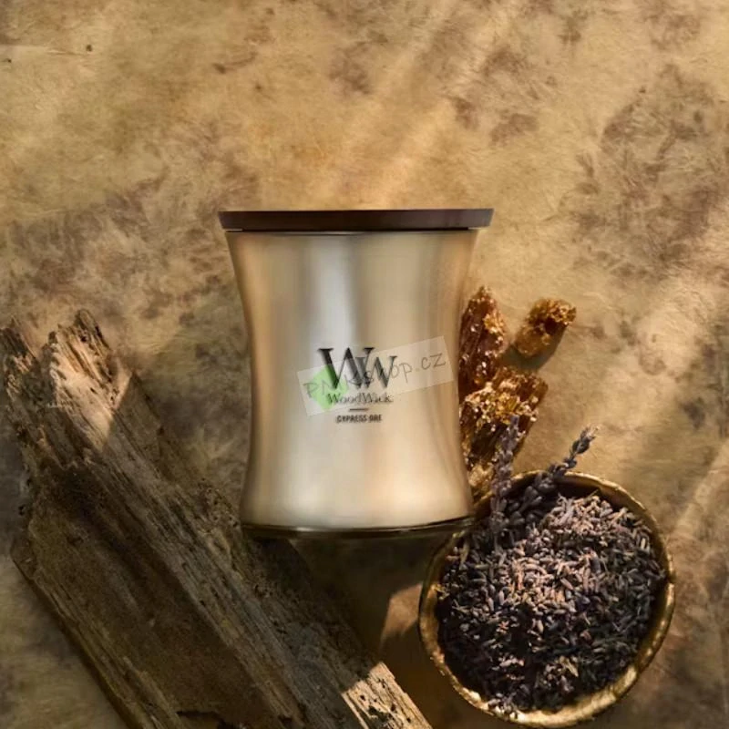 Woodwick střední vonná svíčka Precious Metals Cypress Ore
