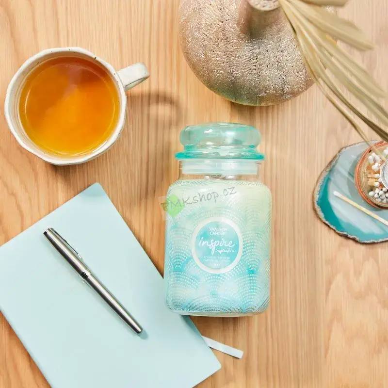 Yankee Candle velká vonná svíčka classic Inspire Scent of the Year 2022