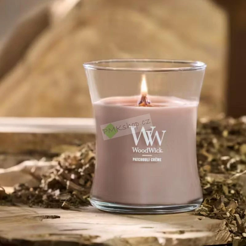 Woodwick střední vonná svíčka Patchouli Créme
